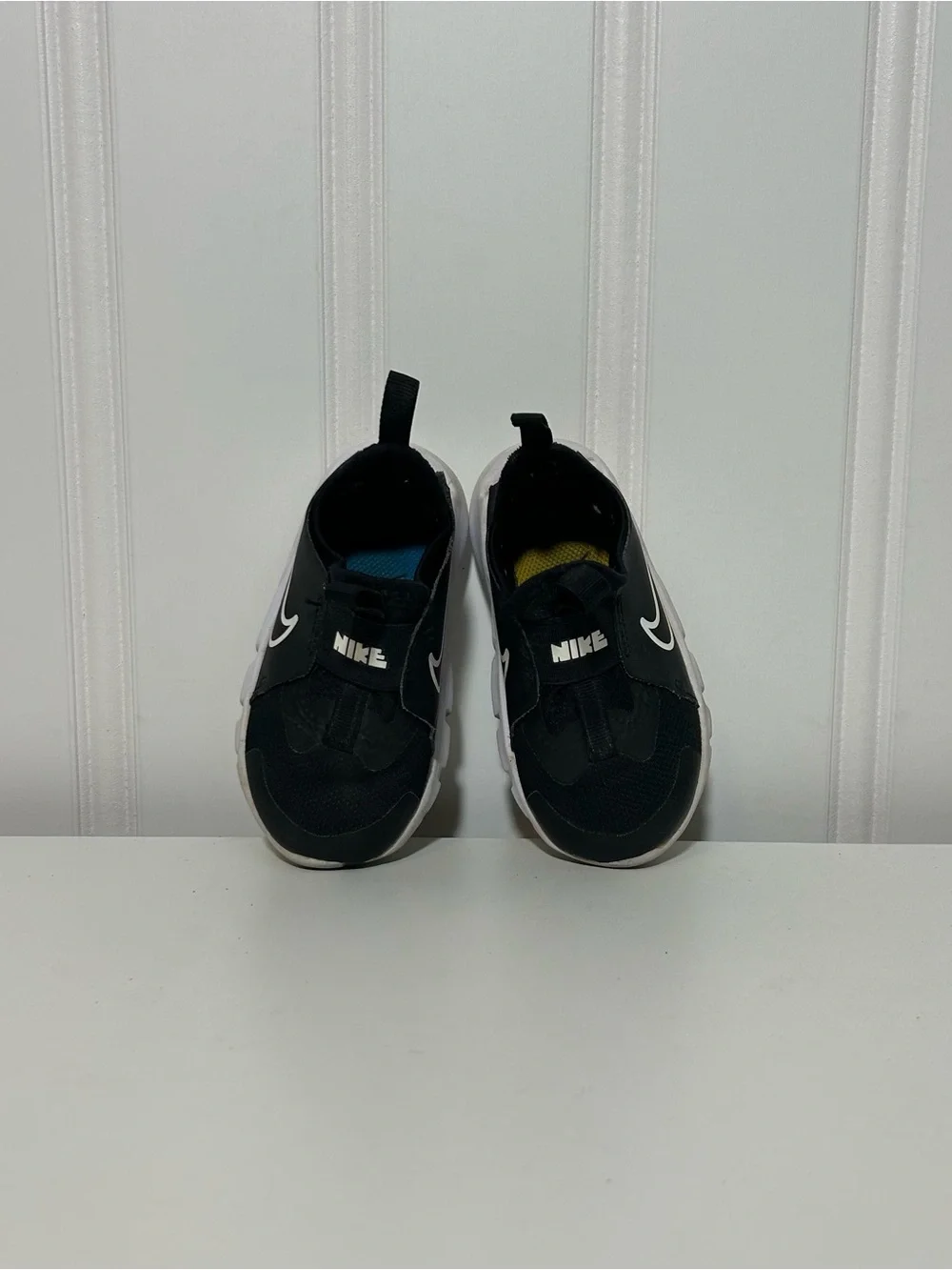 Nike flex runner Kids Black and White Slip-On Sneaker